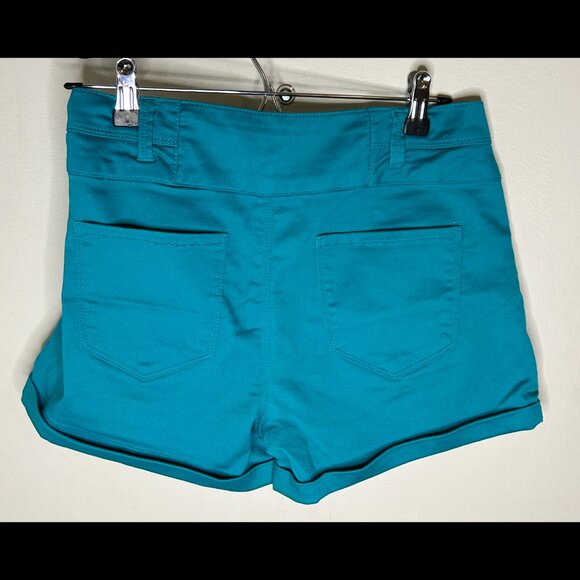 TINSELTOWN High Waisted Turquoise Stretchy Booty Shorts Multi Button Sz 5 - Picture 3 of 5